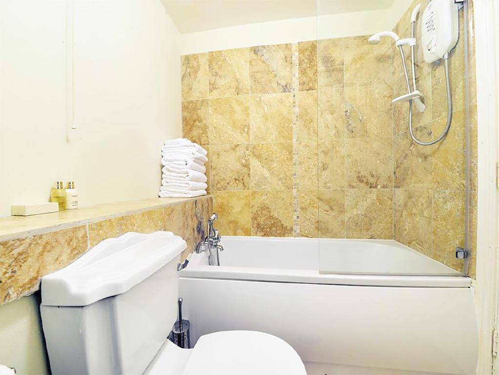 Апартаменты Alexander House Коршам