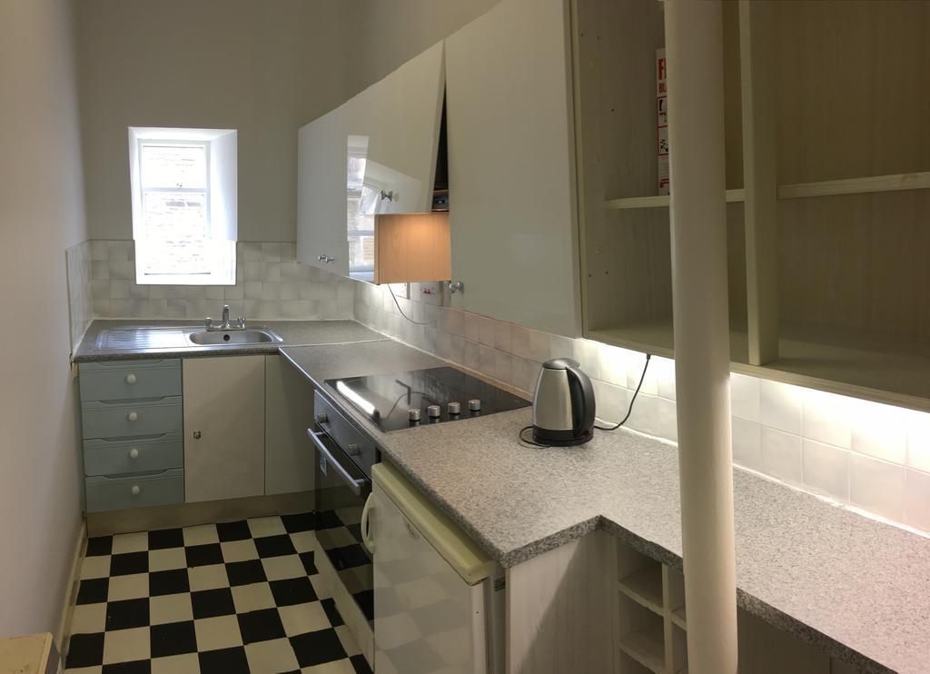 Апартаменты Alexander House *